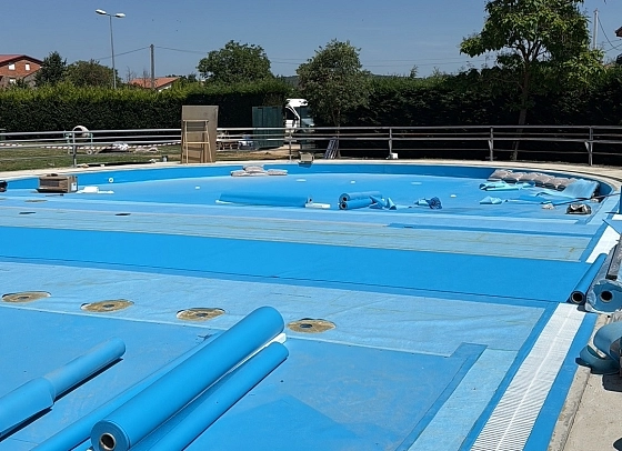 Piscinas municipales Castrocalbon, León: Revestimiento e impermeabilización de piscinas con lámina armada de PVC