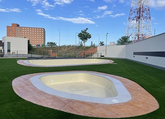 Promoción de viviendas Alto de los Curas, Zamora: Revestimiento e impermeabilización de piscinas con lámina armada de PVC