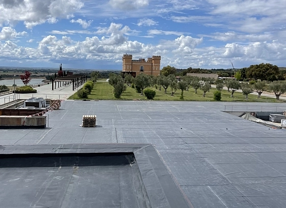 Bodega Monte la Reina, Toro, Zamora: Impermeabilización de bodega con lámina EPDM, sistema flotante, 2.500,00 m2